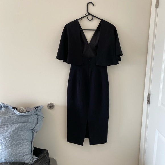 Dress the Population fitted batwing sleeve, backless dress - Picture 2 of 5